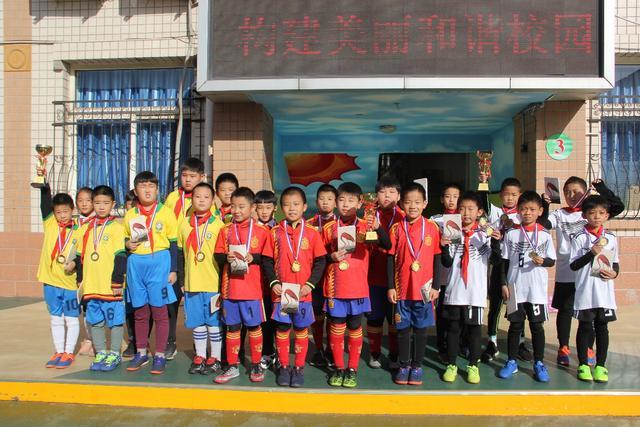 体育报：皇马有意河床16岁神童 对方报价4500万
